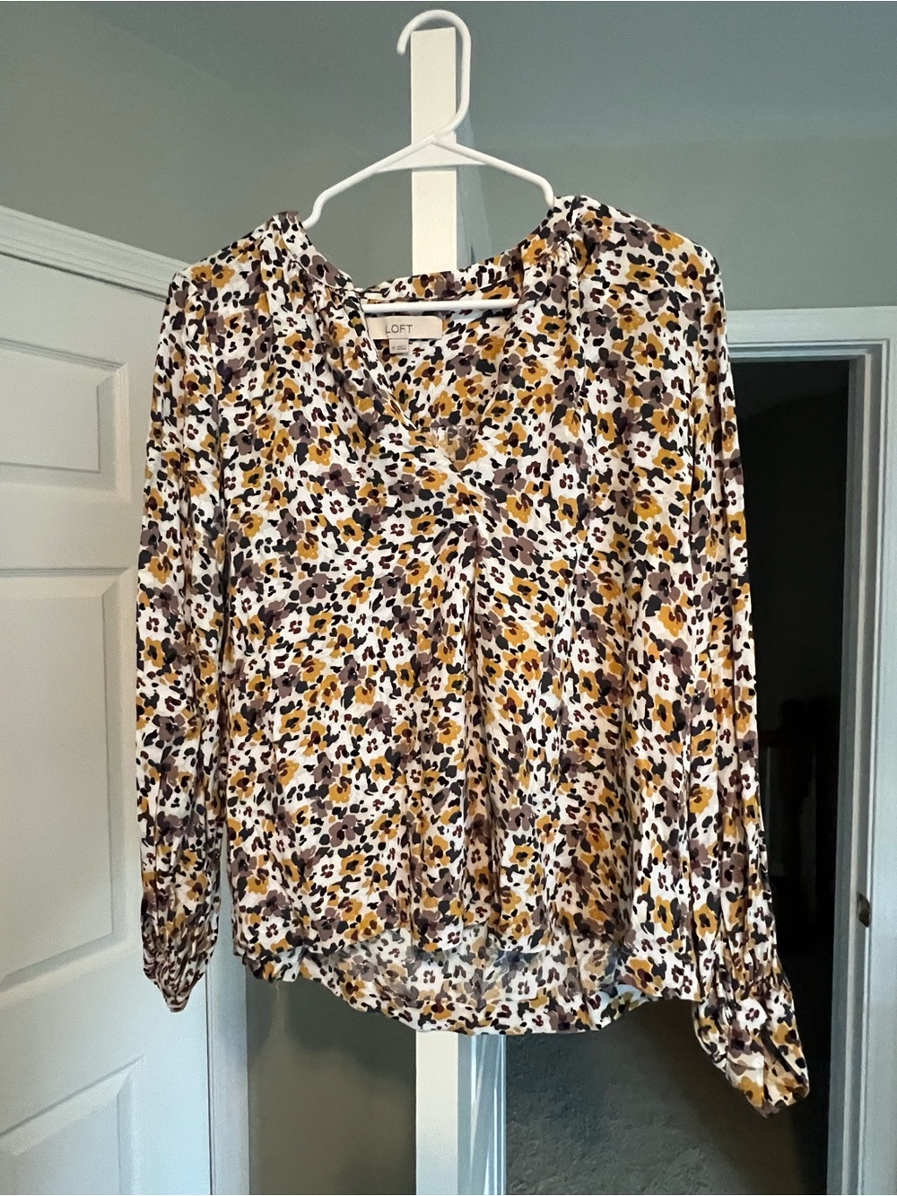 LOFT White Multi-Color Printed Long Sleeve V-Neck Blouse